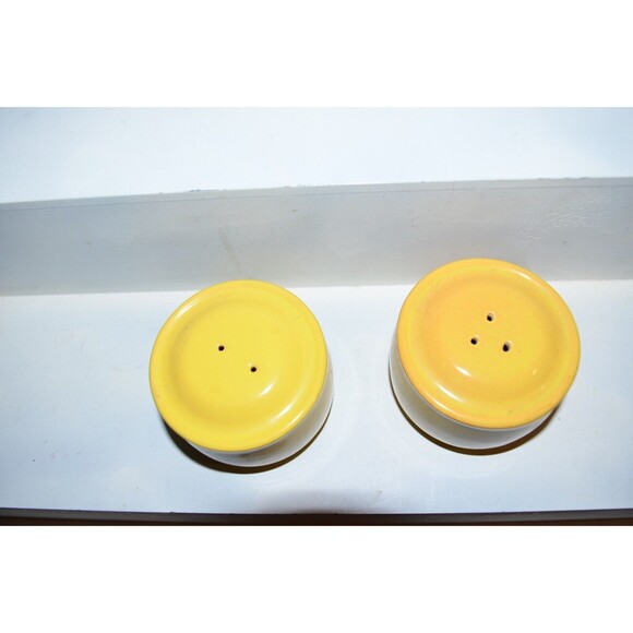 Vtg Metlox Poppytrail Colorstax Yellow Salt & Pepper Shakers Set MCM - Picture 6 of 7